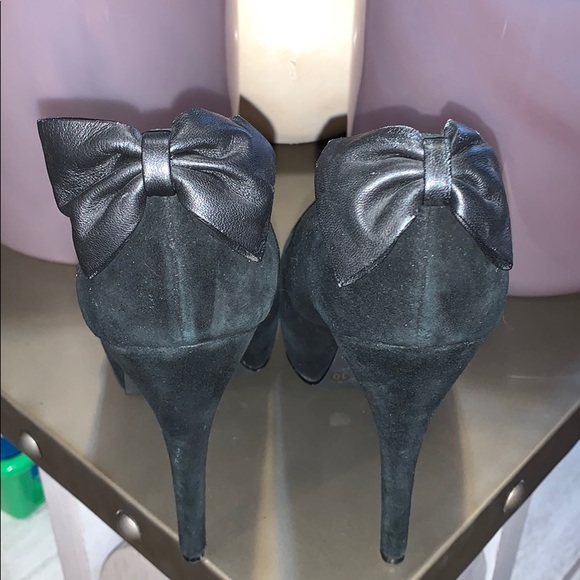 Black heels - Picture 2 of 2